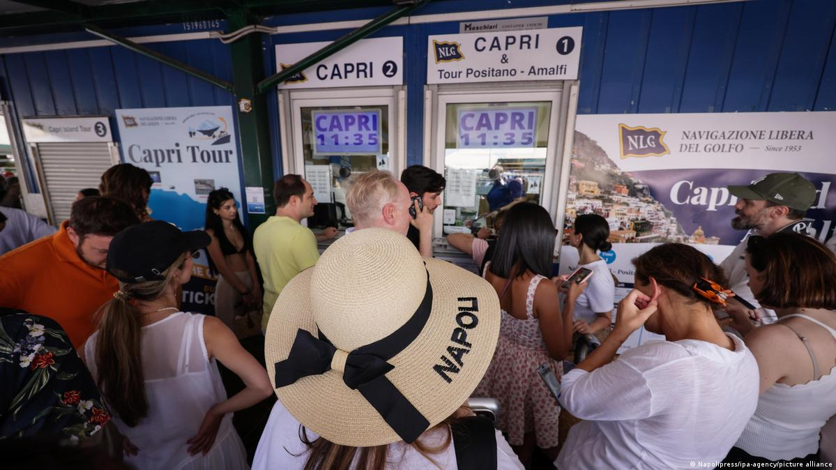 Accesul turiștilor, interzis pe insula Capri