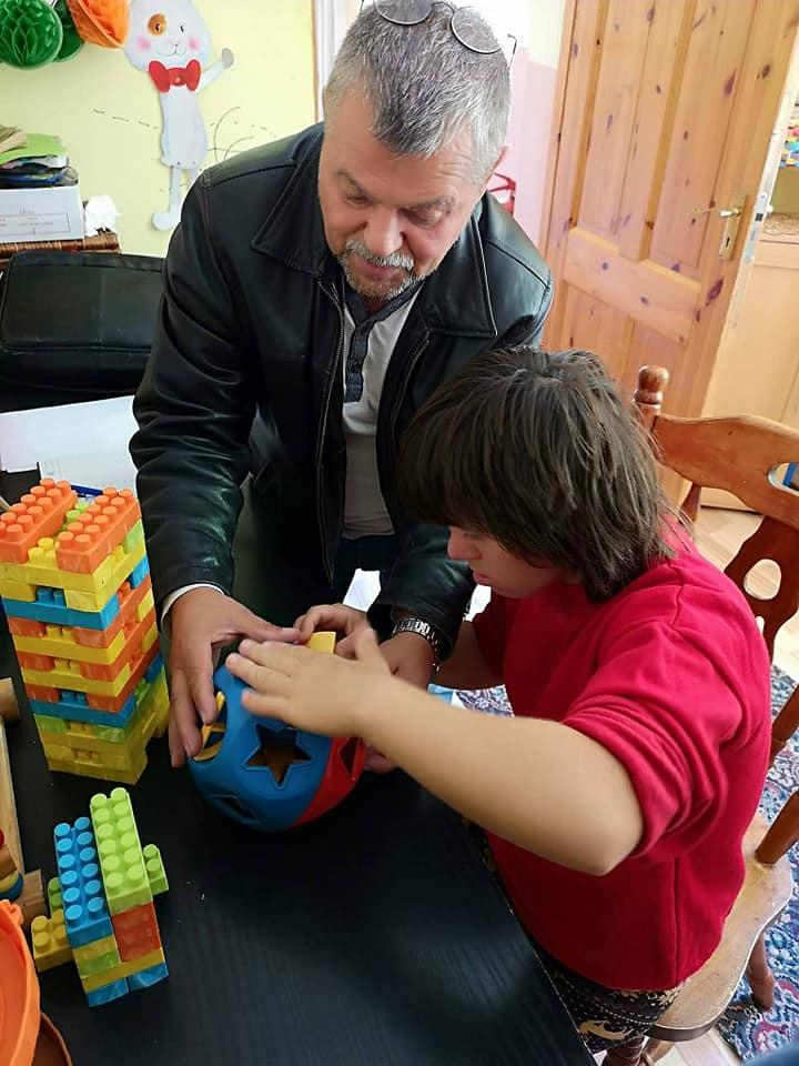 Situaţie disperată pentru zeci de copii şi bolnavi. Solidaritate de Crăciun pentru sărmanii de la Nicoreşti. APEL UMANITAR