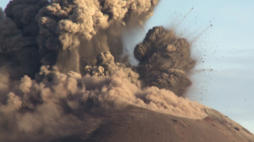 De ce o nenorocire nu vine niciodată singură