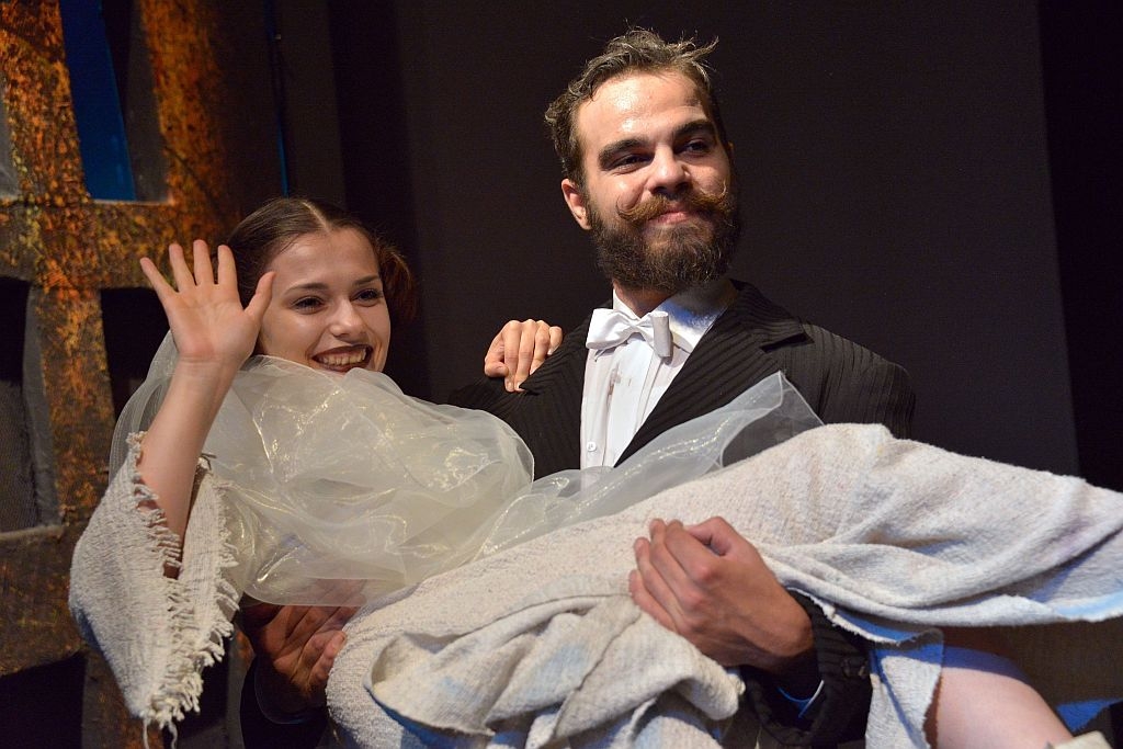 Strindberg, la Teatrul Dramatic. PREMIERĂ cu "partituri" dificile, într-o montare plastică