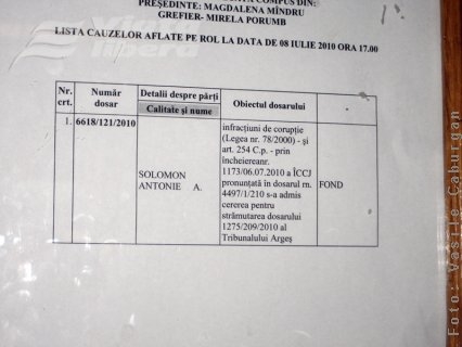 Solomon rămâne în arest