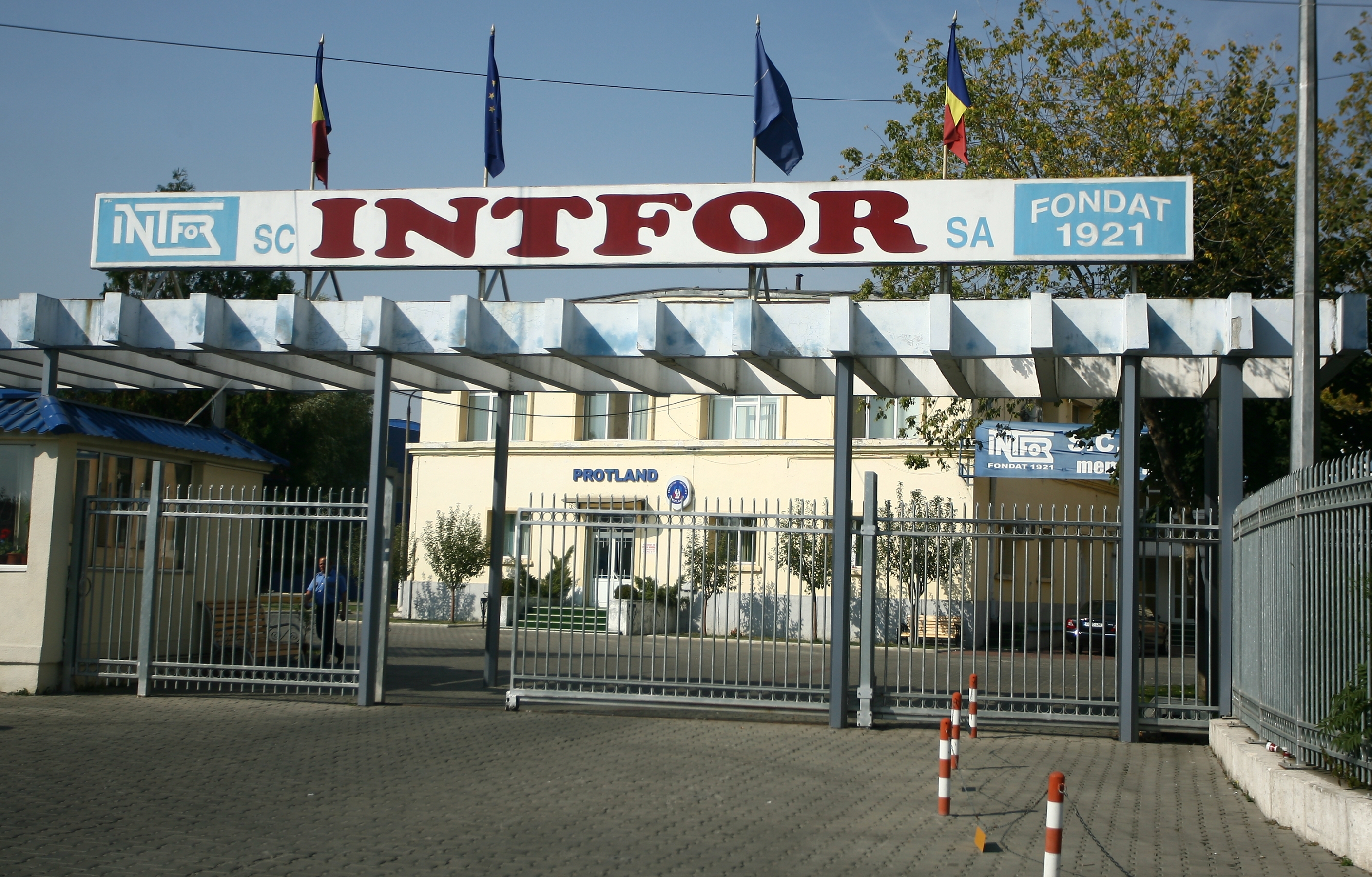 INTFOR a intrat în insolvenţă