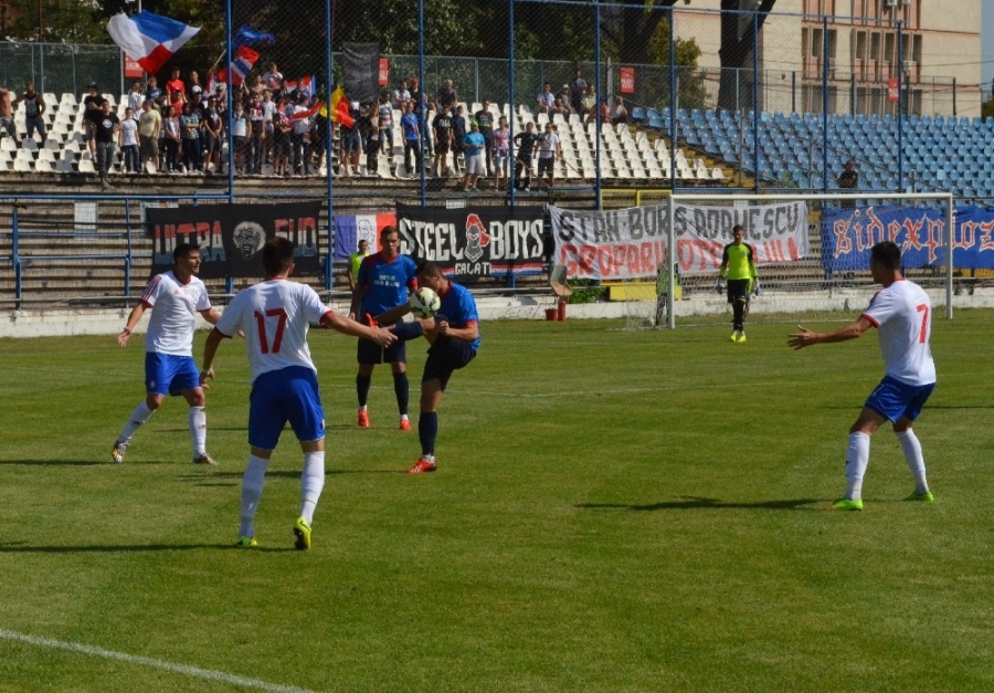 OŢELUL joacă pentru a-şi RĂSPLĂTI SUPORTERII