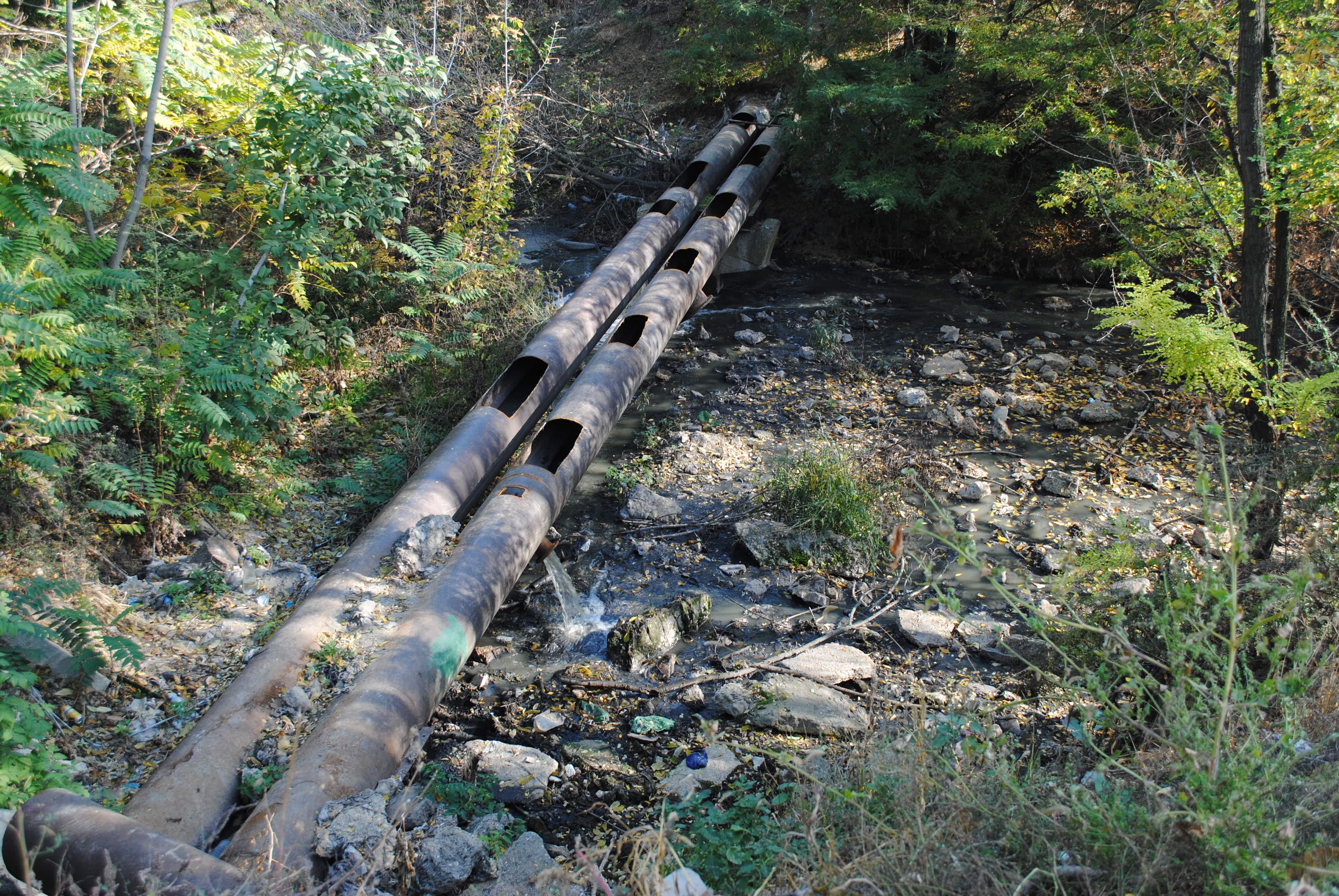 SCANDALOS! Apă Canal a transformat valea Ţiglinei în hazna (VIDEO)