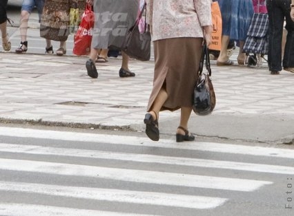 Ia mai mânaţi, măi, pietoni, hăi, hăi!