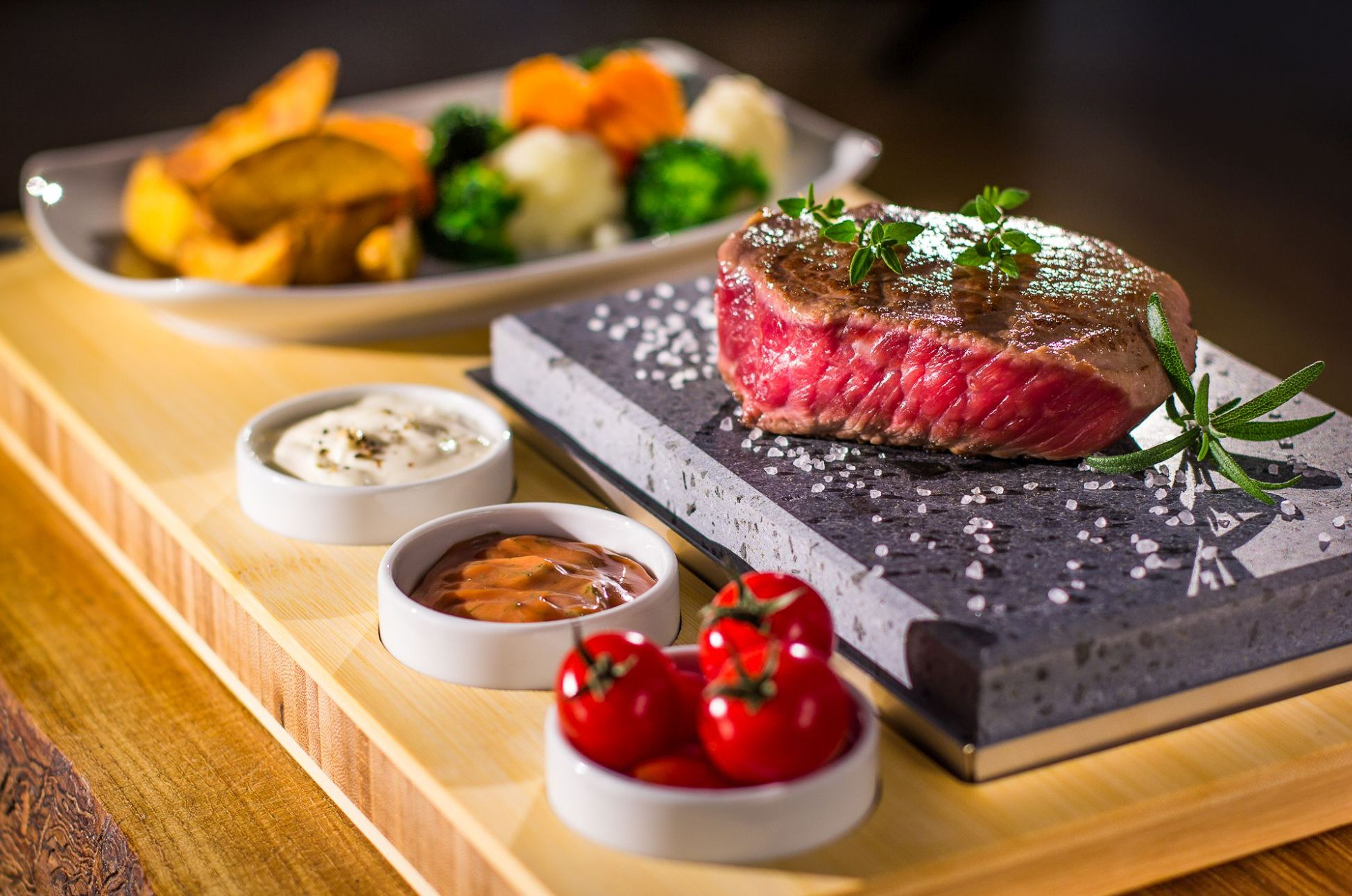 Unic în Galaţi - Muşchi de Vită pe Piatră Încinsă!