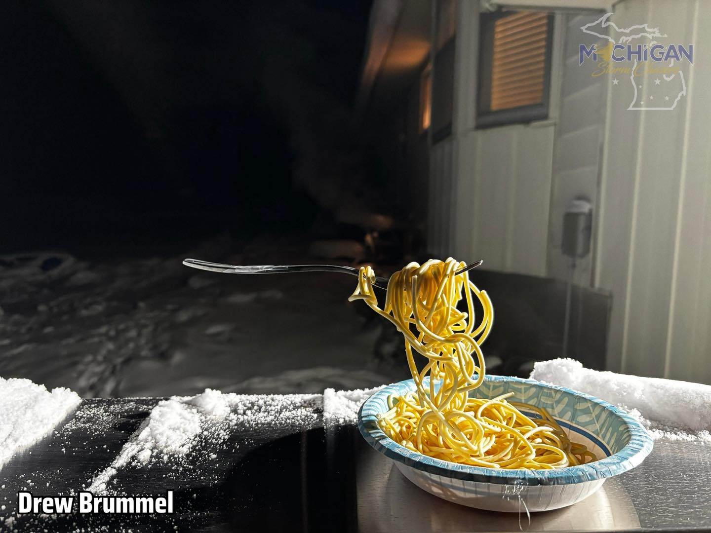 Ger de îngheață pastele pe furculiță