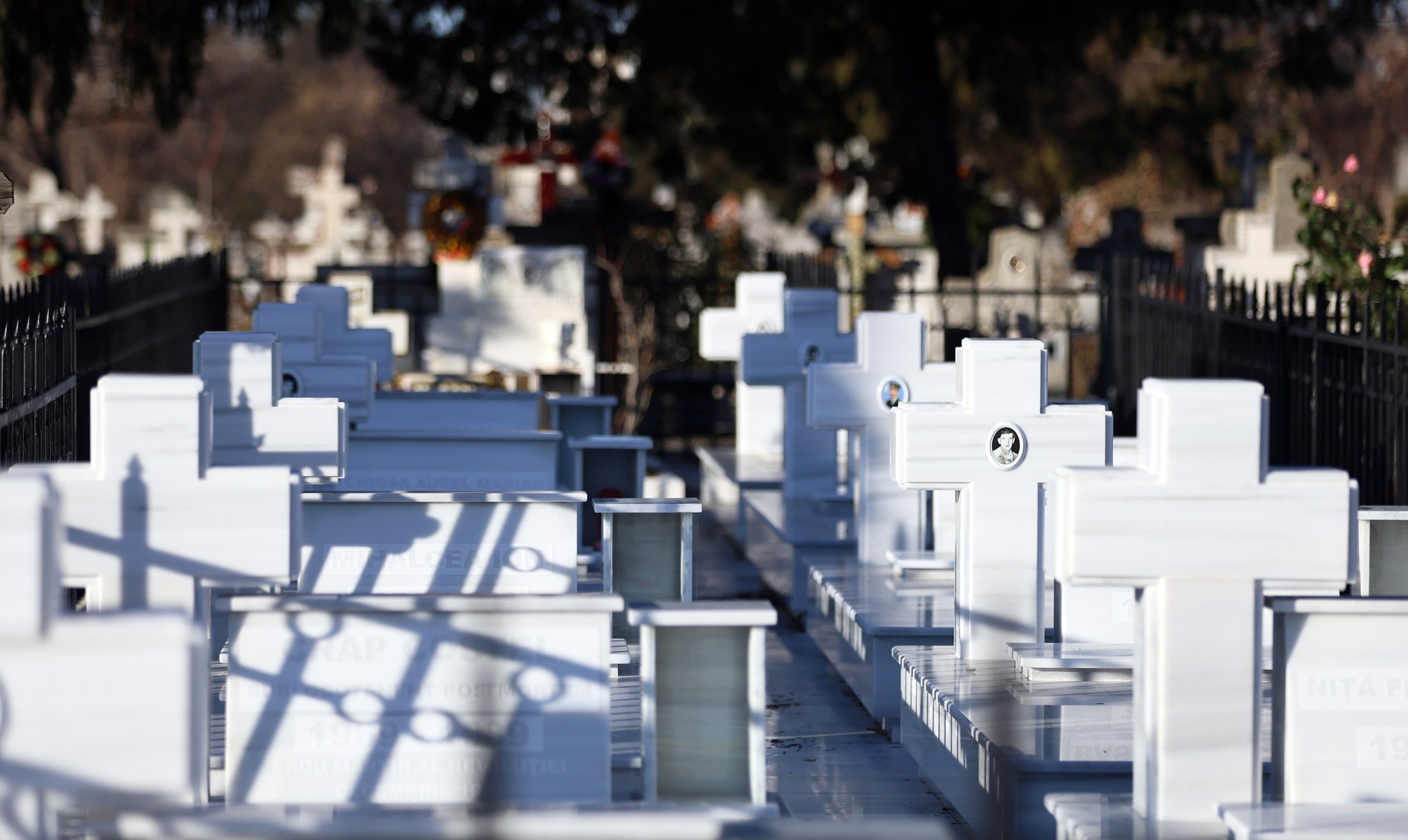 Mormintele eroilor Revoluției au fost refăcute