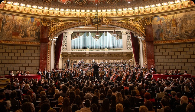 De ce să plângi la un film despre viaţa altcuiva