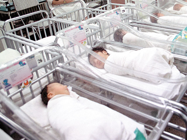 Trei bebeluși, născuți în prima zi de Paști