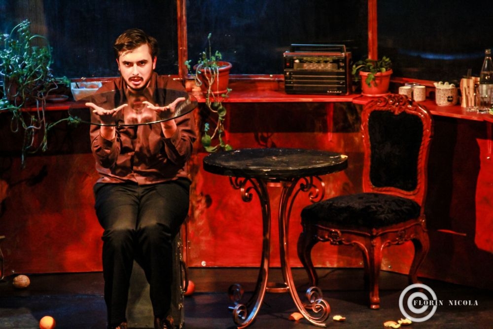 VIDEO / Concurs: „Viaţa liberă” te premiază cu bilete la teatru