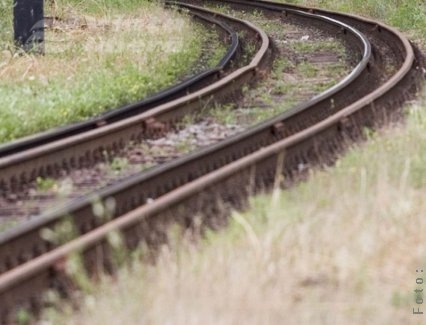 Tăiat şi târât de acceleratul Bucureşti-Iaşi