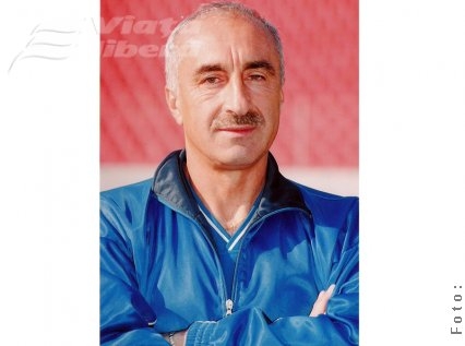 Nae Burcea, pe buzele adolescenţilor