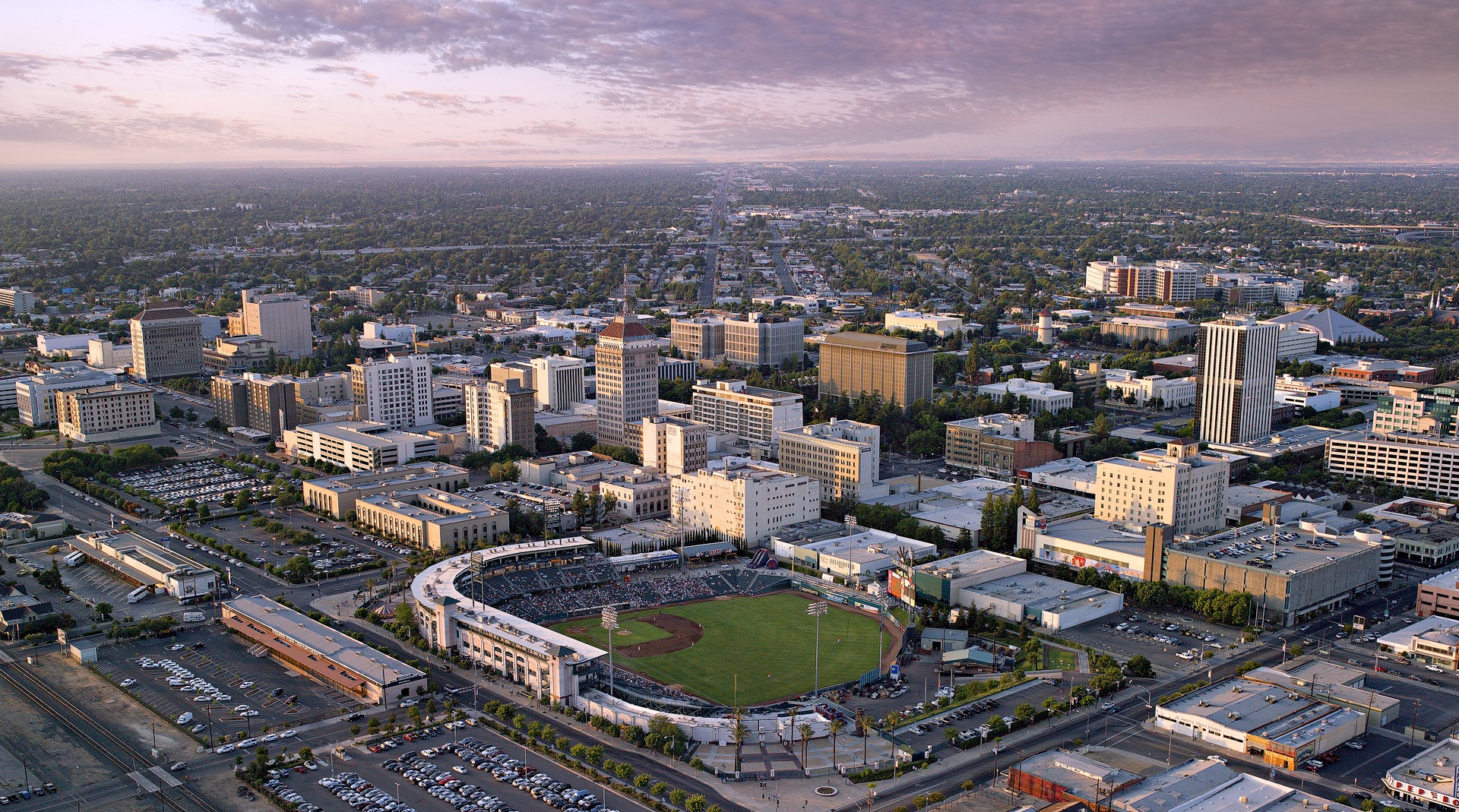 Scoatem şi noi capul în lume?