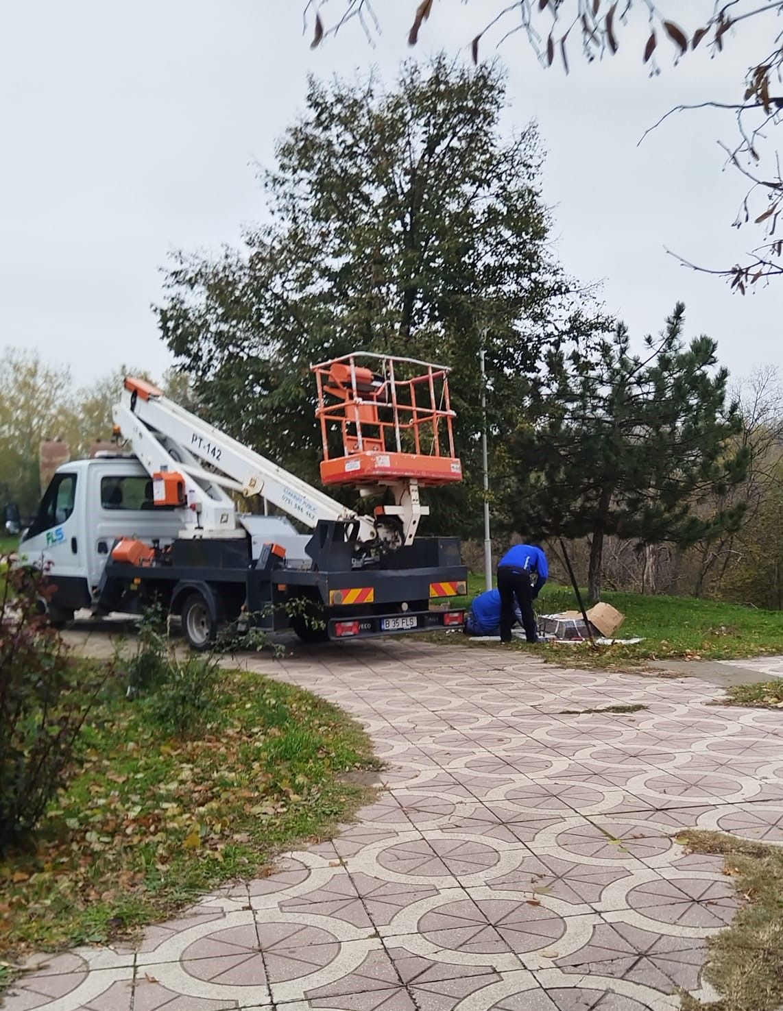 Intervenţie la echipamentul electric vandalizat din Parcul „Corneliu Coposu”
