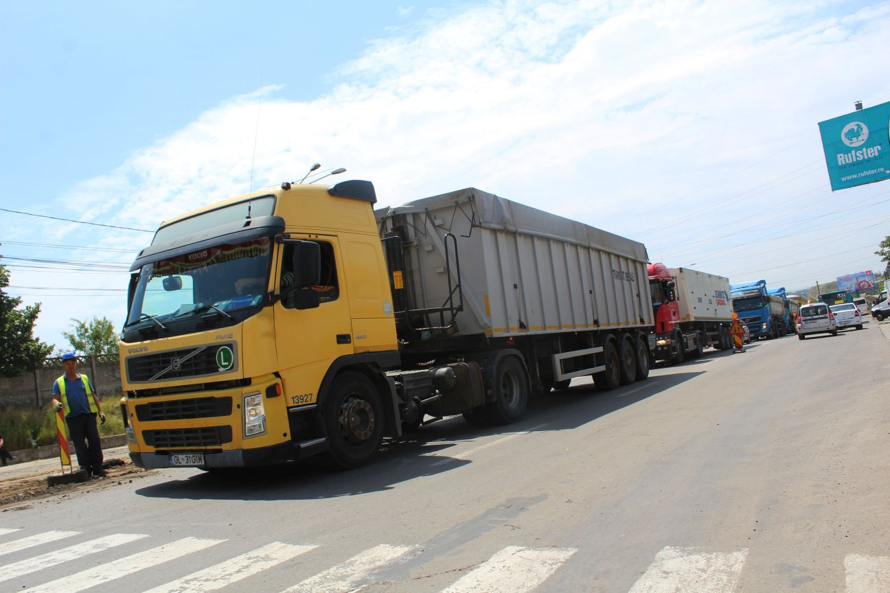 Intrarea în Galaţi, sub cod roşu de aglomeraţie