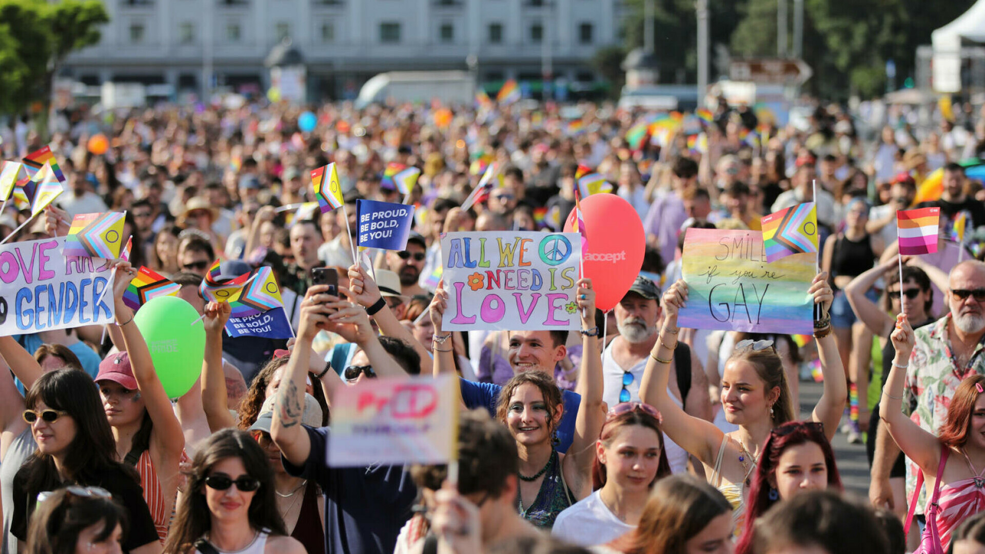 Incidente minore la Parada Curcubeului