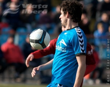 Maşina lui Perendija, furată şi „parcată” într-un stâlp