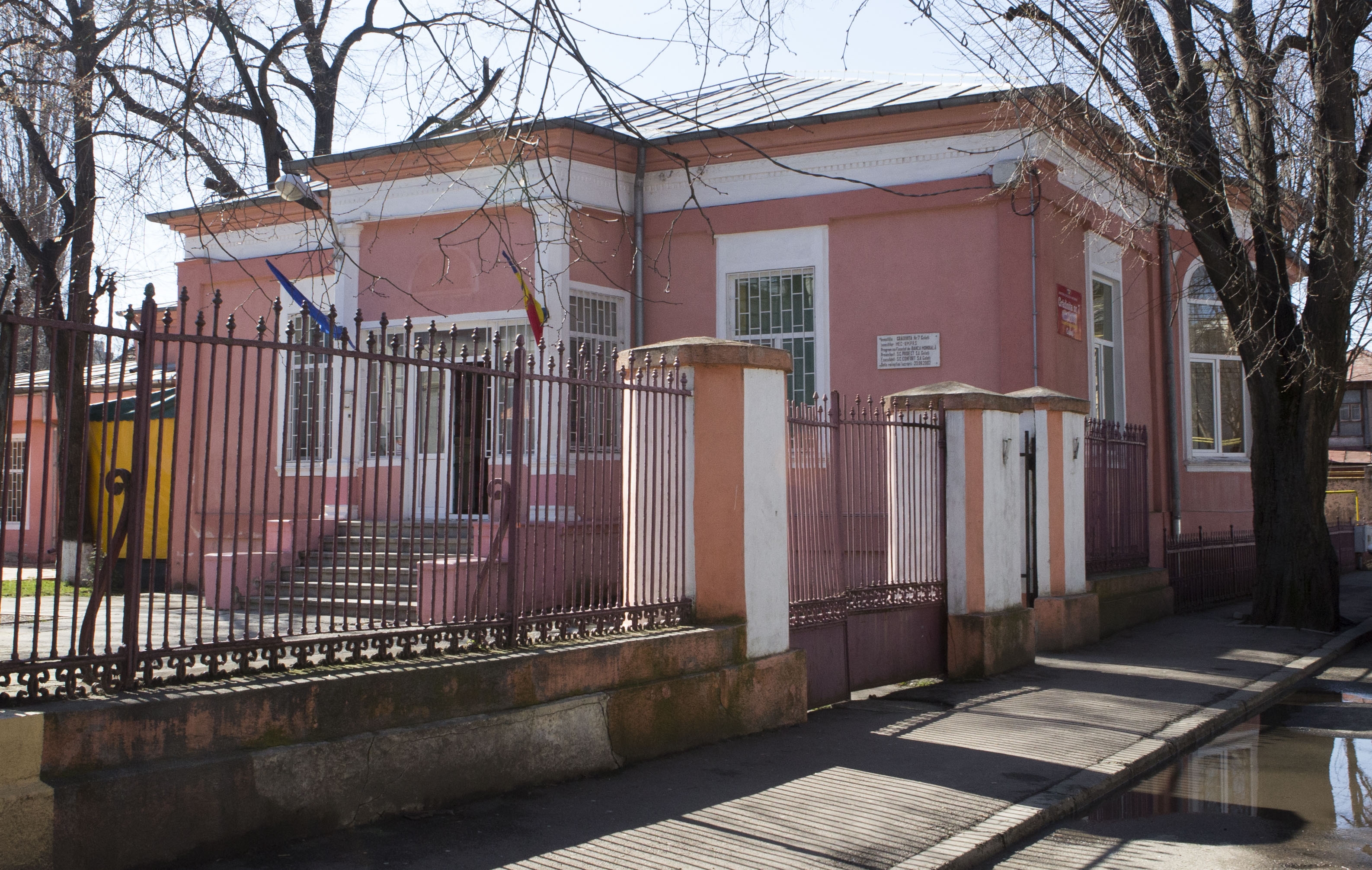 Şi fără grădiniţă, şi buni de plată. Cât ne COSTĂ indolenţa juriştilor Primăriei