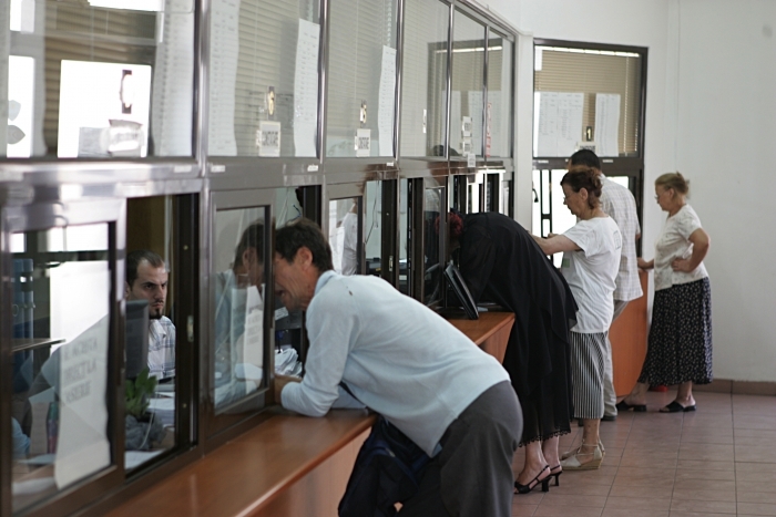 Din necazurile gălăţenilor: Cu impozitul la zi, somat să plătească