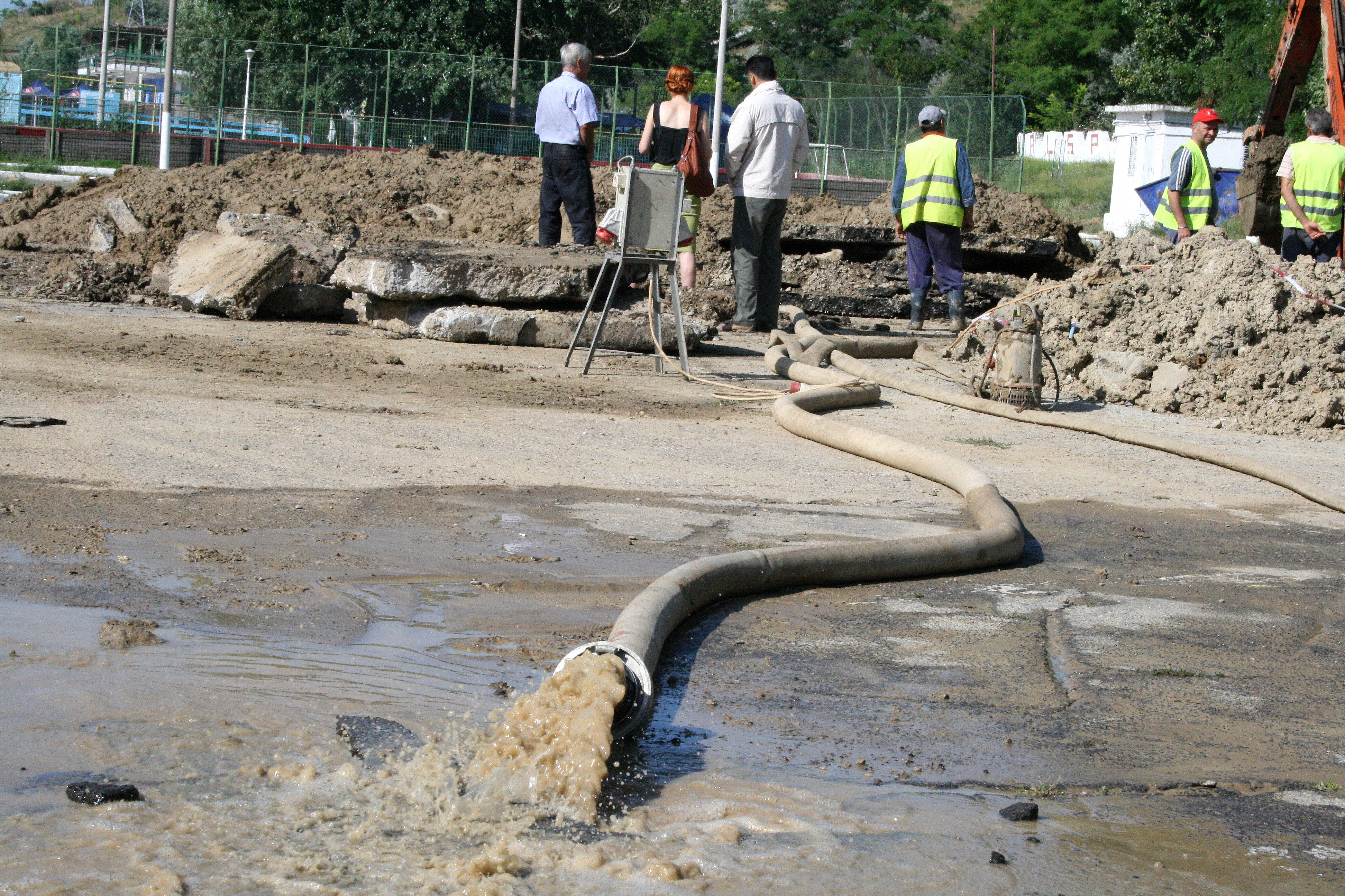 O nouă anchetă marca "Viaţa liberă": Afaceri dubioase cu epurarea Galaţiului