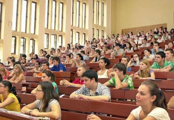 Luni, studenţii încep, oficial, cursurile. Prima zi din calendarul noului an universitar