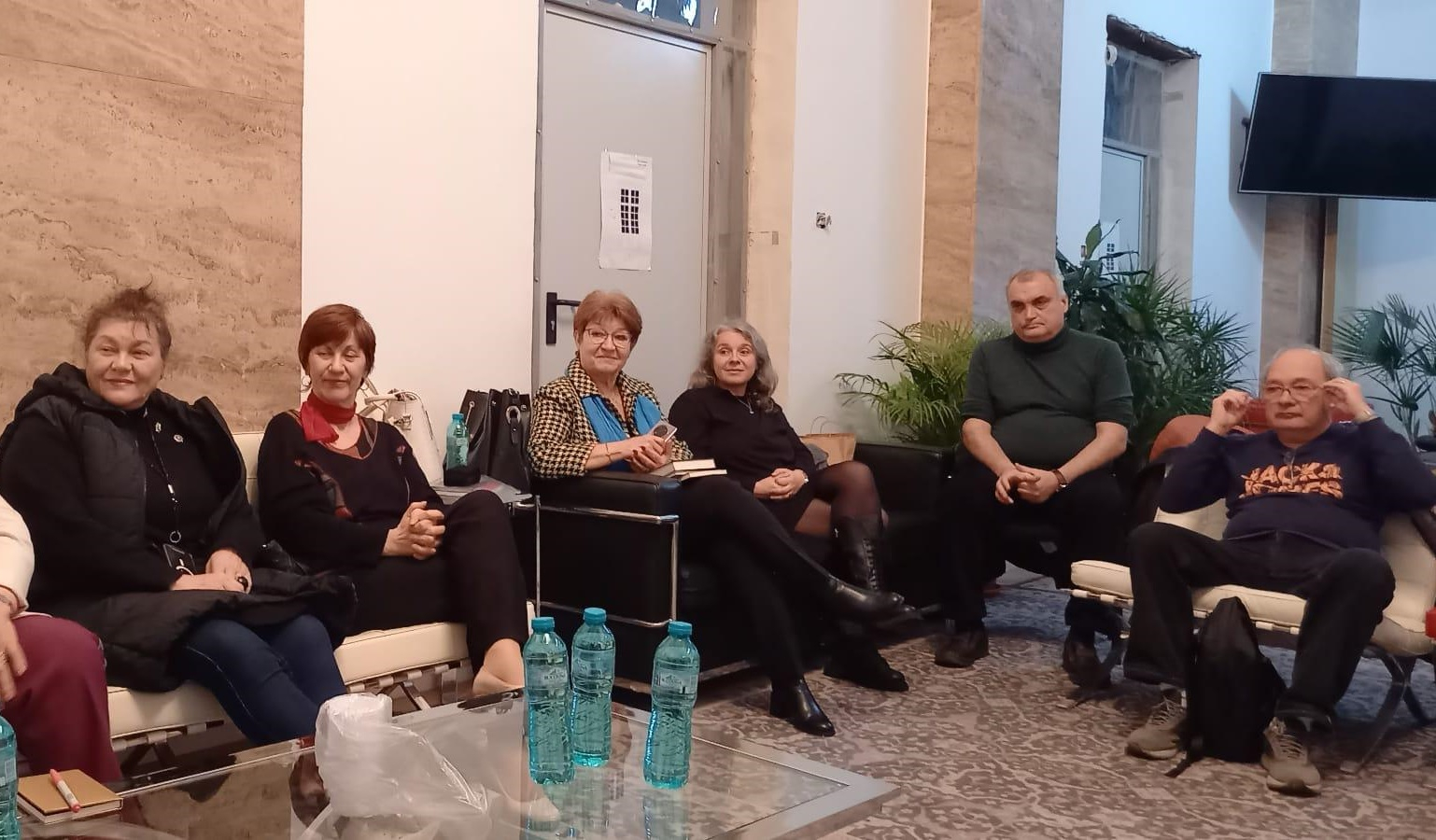 Martie - luna cu Ziua Poeziei, la Cenaclul "Noduri şi Semne"