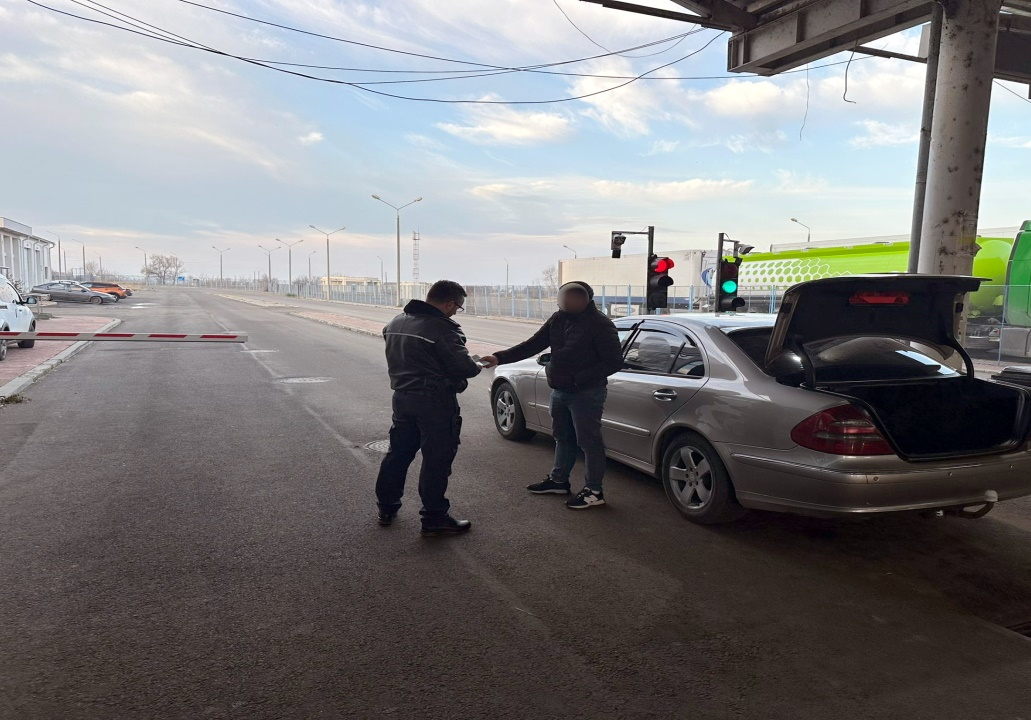 Prins cu permisul suspendat la frontieră