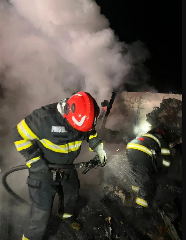 Incendiu în Micro 18, din cauza unei țigări