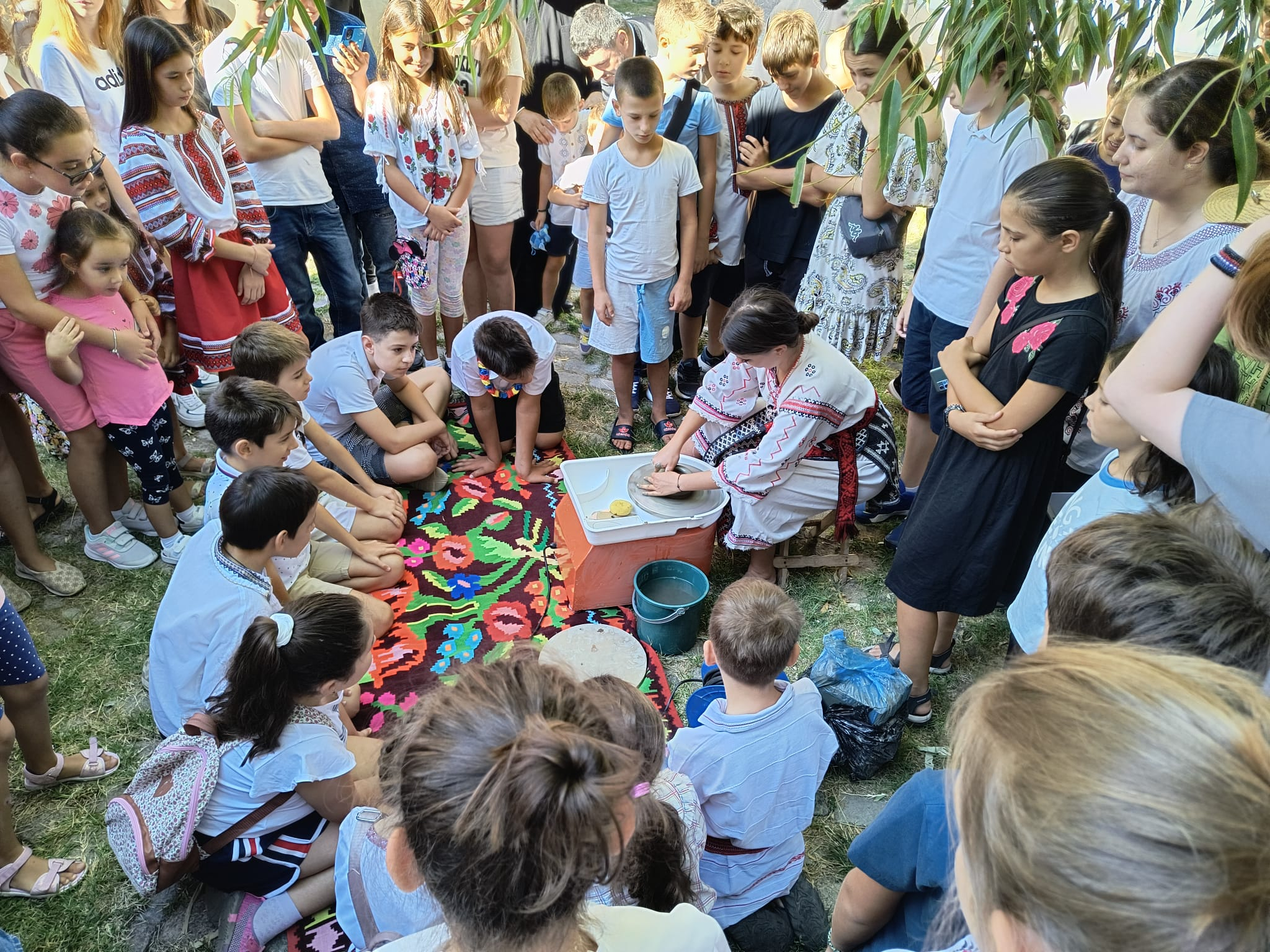 Ateliere de meșteșuguri tradiționale pentru copii