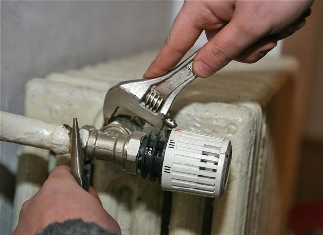 EXCLUSIVITATE: Apa caldă şi căldura vor fi facturate şi sistate individual din februarie 2013