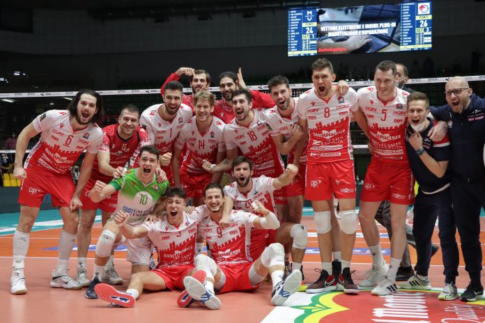 Arcada, în faţa „lupilor” din Piacenza