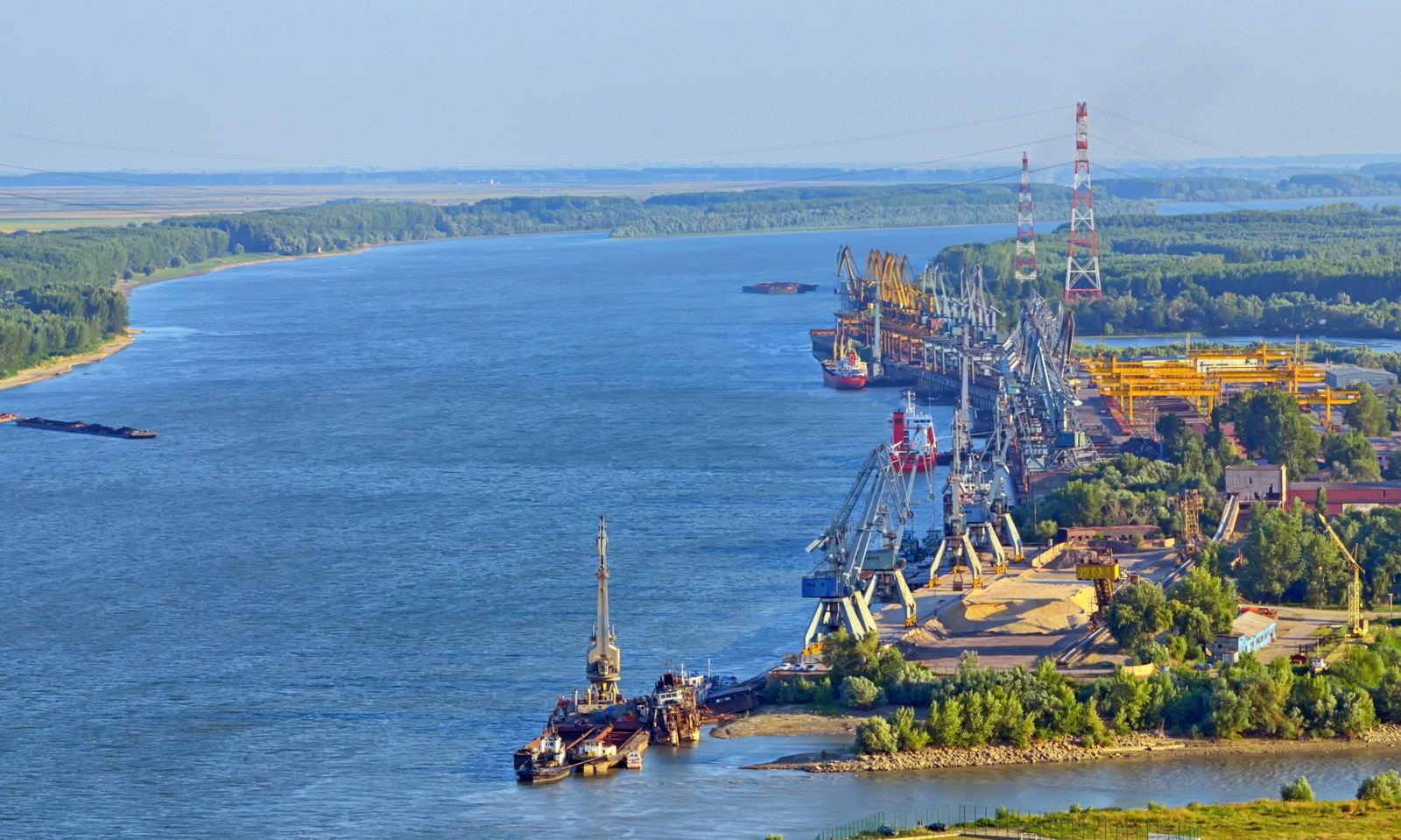 Două investiții strategice care vizează Portul Galați au ajuns pe masa Guvernului