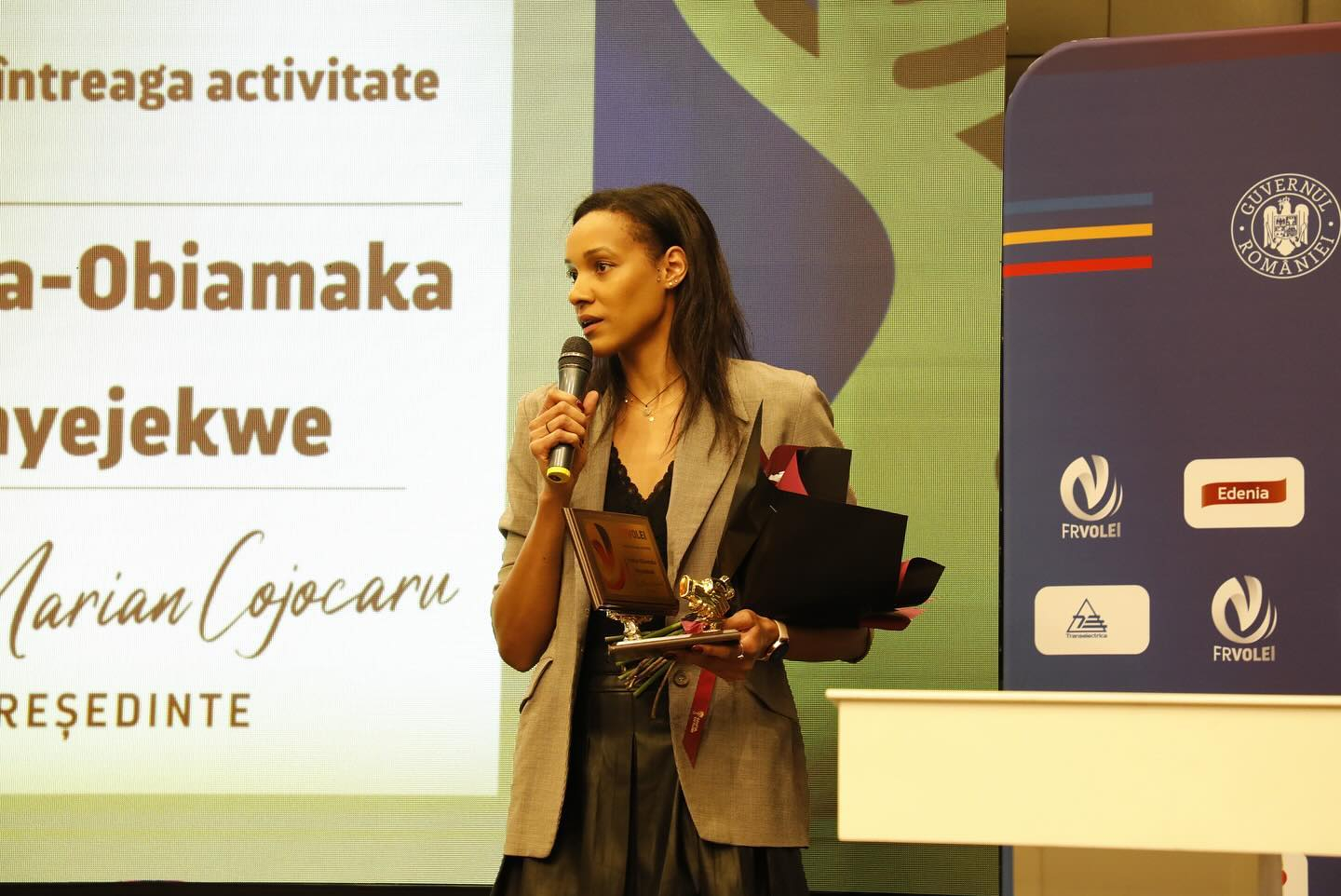 S-a retras Nneka Onyejekwe, o legendă a voleiului românesc