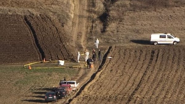 Moarte cruntă pentru taximetristul dispărut: Aruncat de viu în fântână, pentru maşină (GALERIE FOTO)