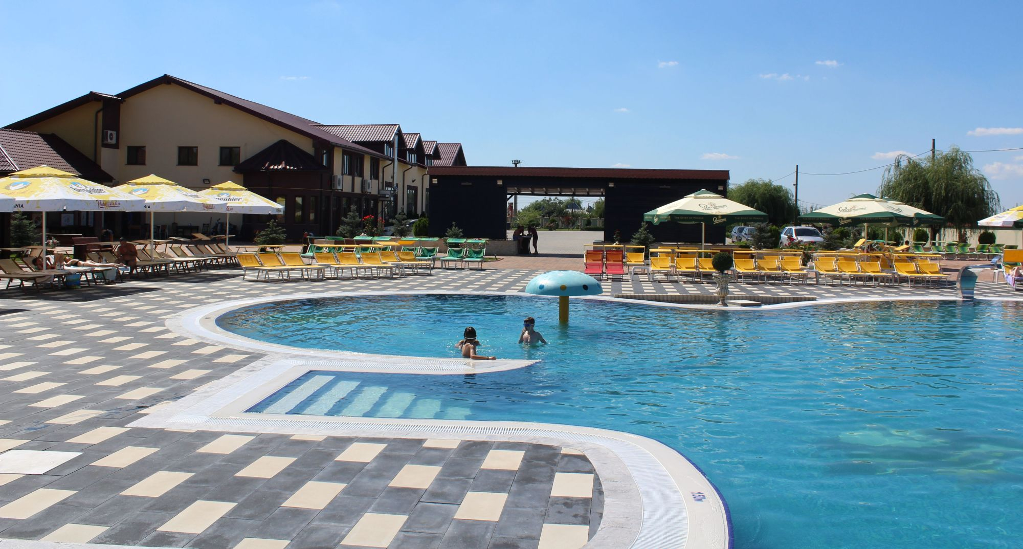 PISCINA de la Valea Mărului s-a deschis pentru public. ”Cea mai mare din judeţ” (FOTO)