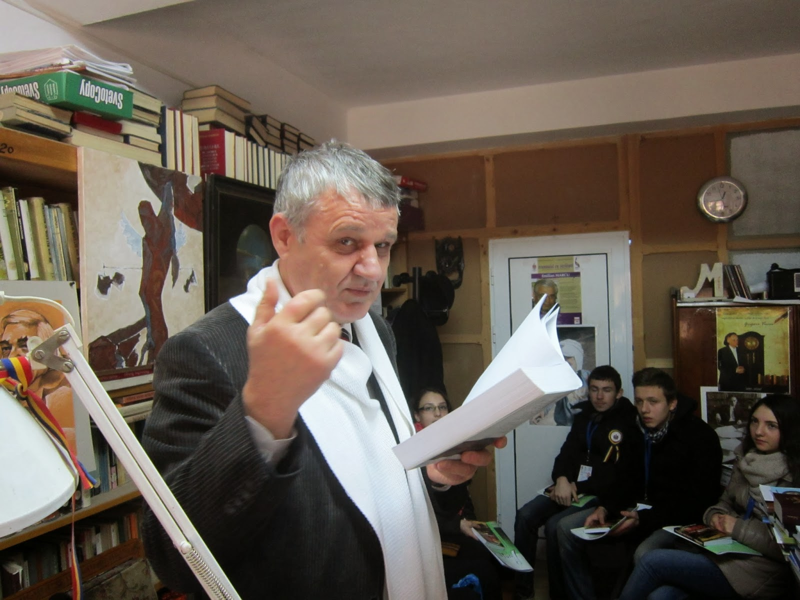 Poetul gălăţean Viorel Dinescu, distins cu Premiul "Opera Omnia"