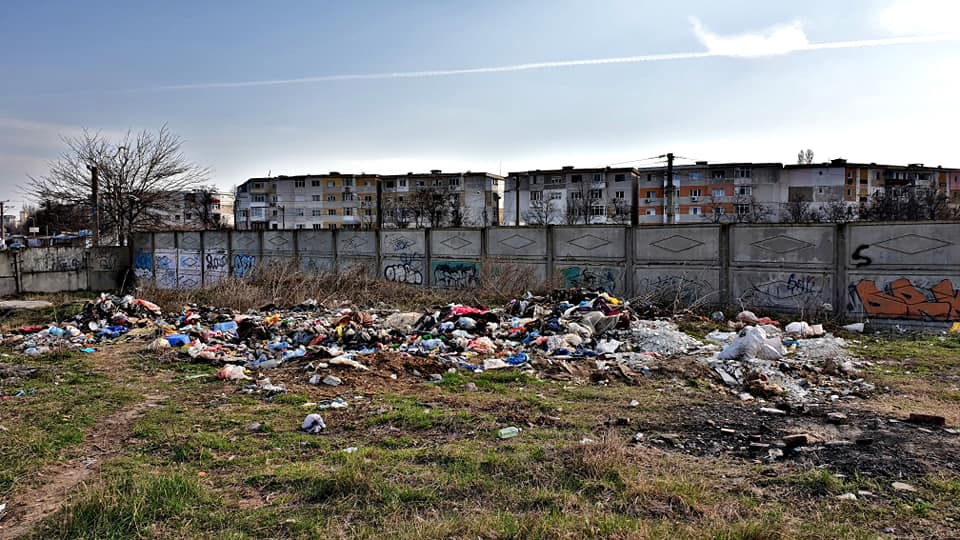 #Trashtag. Acţiune de strângere a gunoaielor in Galaţi