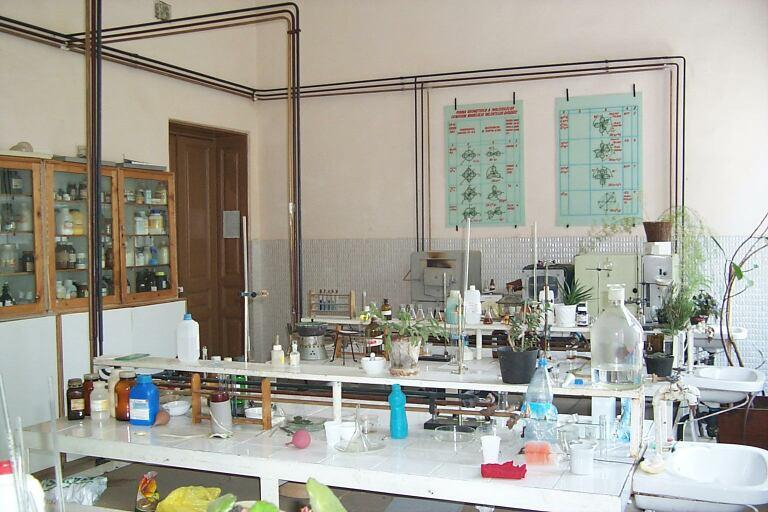 Program pentru modernizarea laboratoarelor şcolare