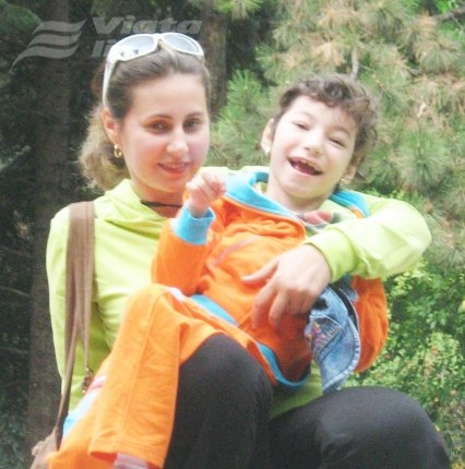 Ajutaţi-o să meargă „până-n pânzele albe” !