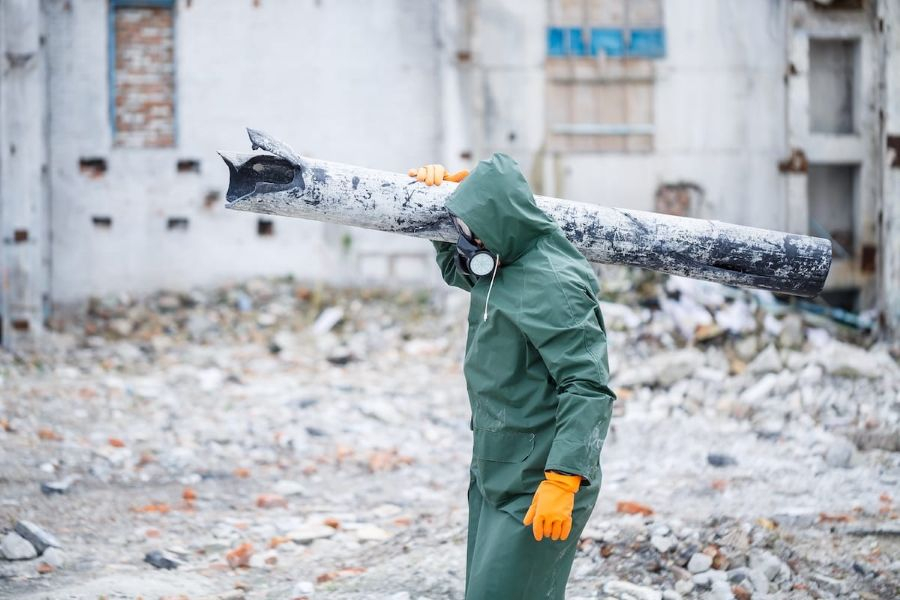 Transpirație, praf și scântei: Cum să supraviețuiești schimbului de vară în echipamentul potrivit?