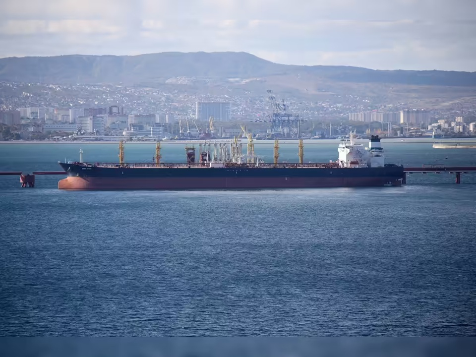 Trei petroliere din „flota-fantomă”, confiscate de India