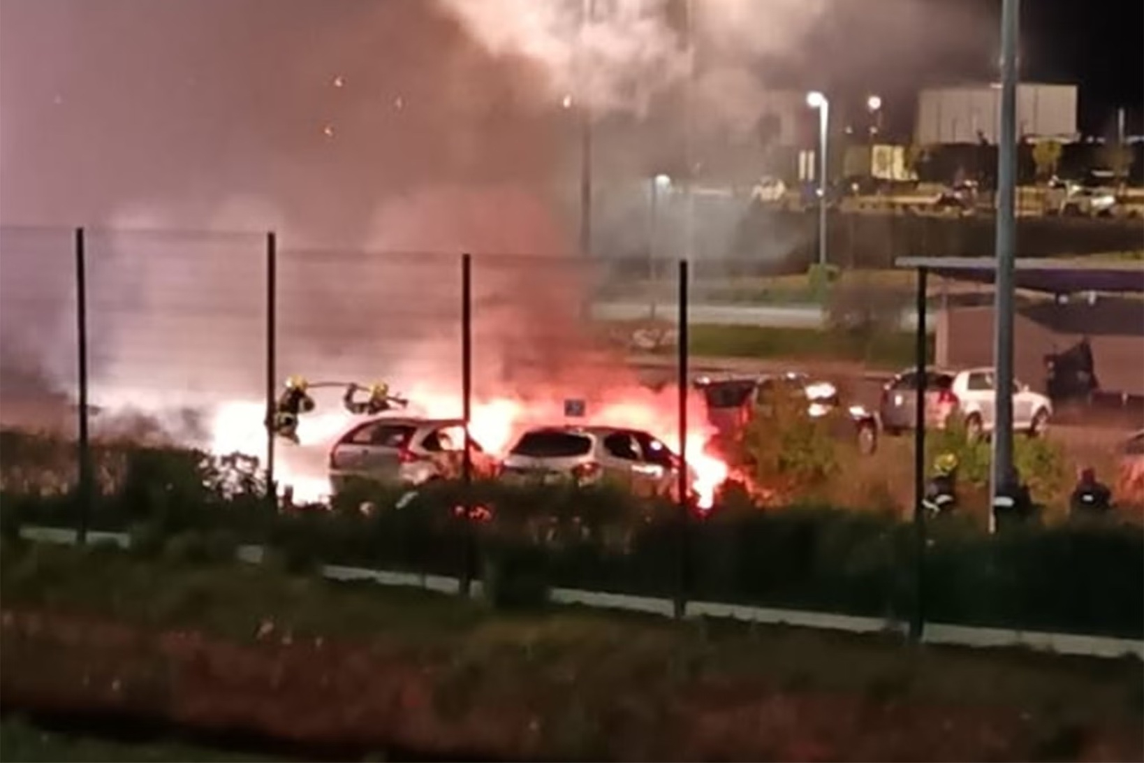 Atacuri în serie asupra unor închisori franceze