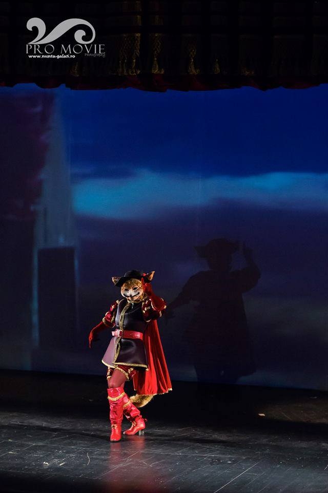 Întâlnire cu "Motanul încălţat", la Teatrul de Păpuşi