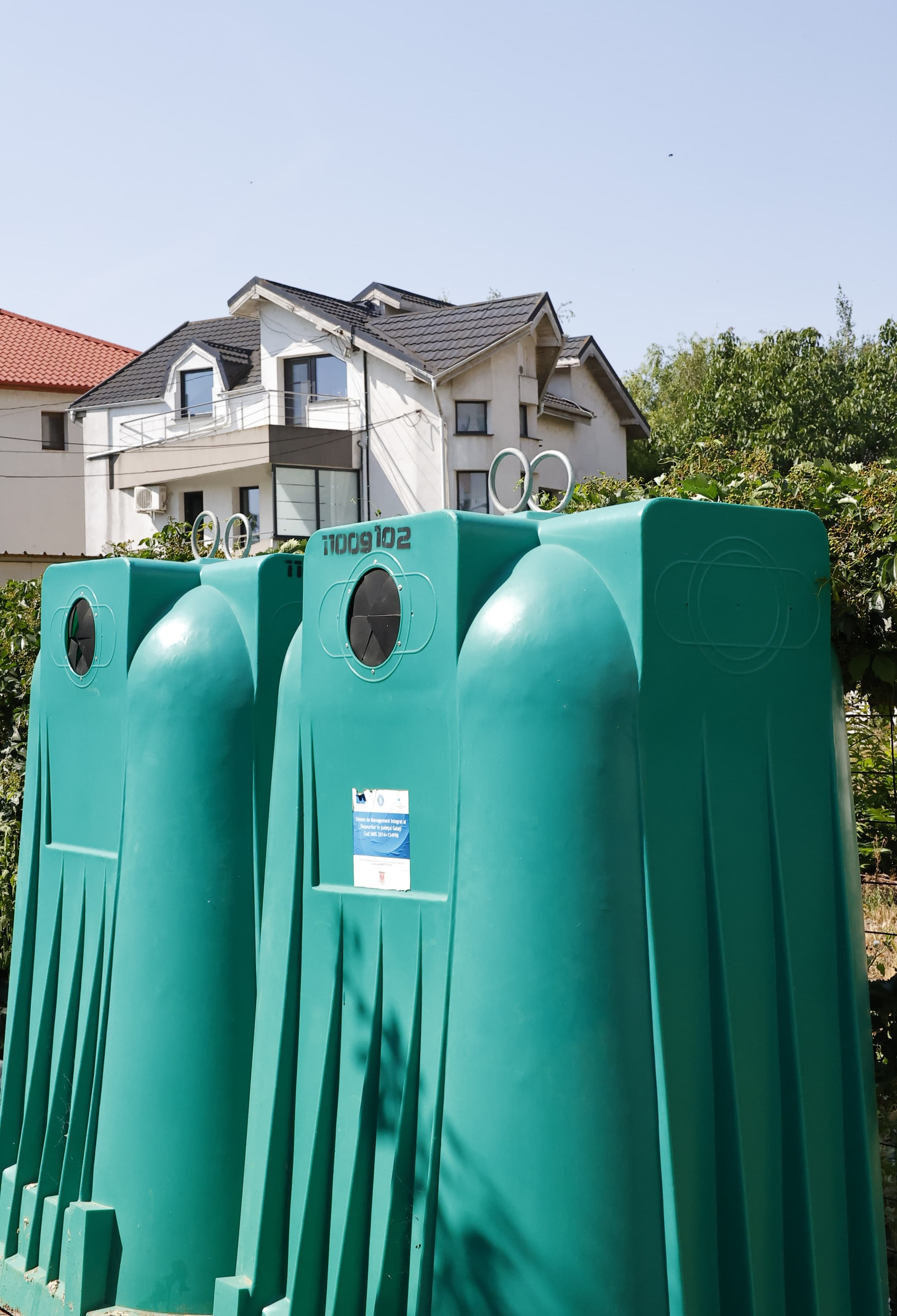 Unde vor fi amplasate recipiente speciale pentru colectarea ambalajelor de sticlă