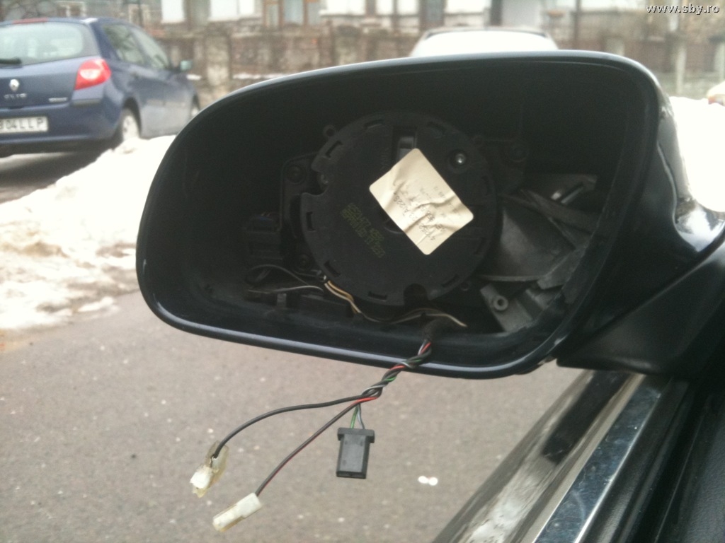 Popas neaşteptat al hoţilor de oglinzi retrovizoare