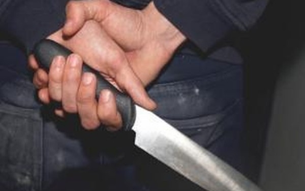 Găştile de cartier, în vizorul Poliţiei Galaţi/ Cercetat pentru "OMOR CALIFICAT", umbla liber cu o BAIONETĂ la brâu