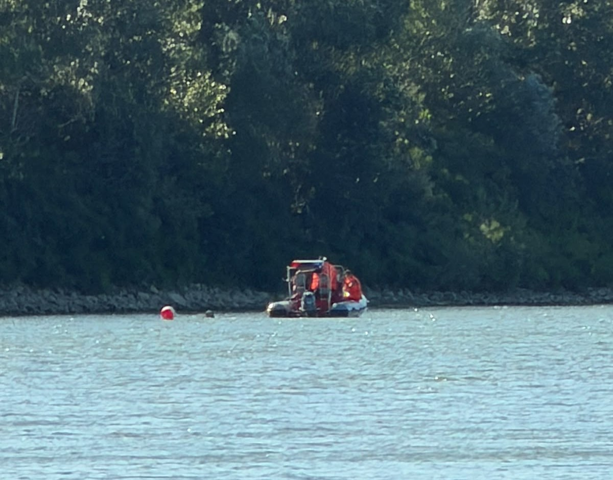 Un adolescent a fost înghițit de Siret, în zona podului de la Nănești