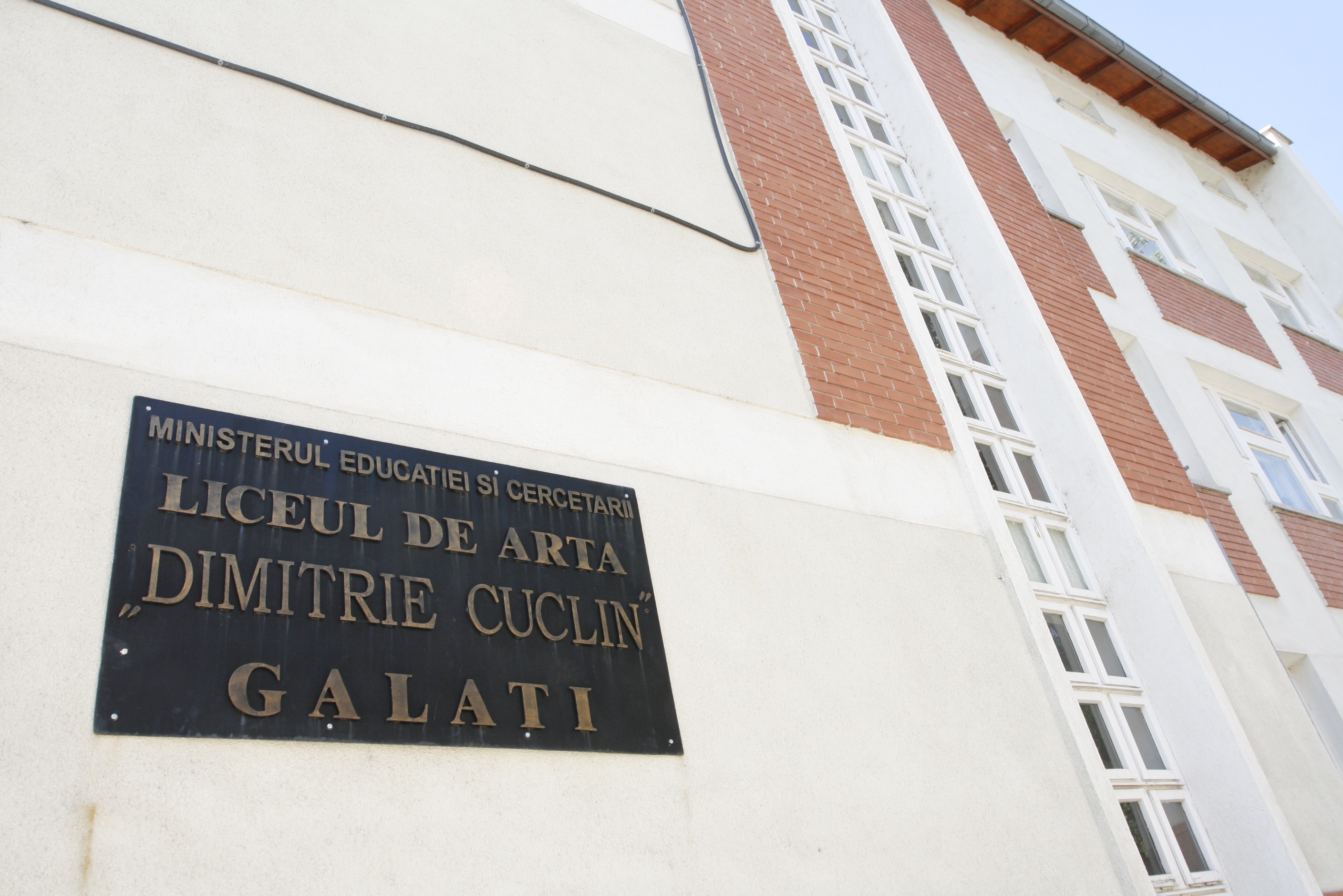 Profesorii de la „Arte”, datori la stat cu zeci de mii de lei