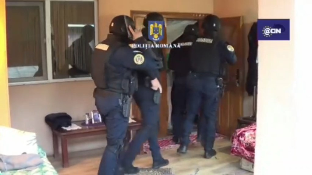 Mandate europene în trei sate gălăţene, pentru „tunuri” de jumătate de milion de euro